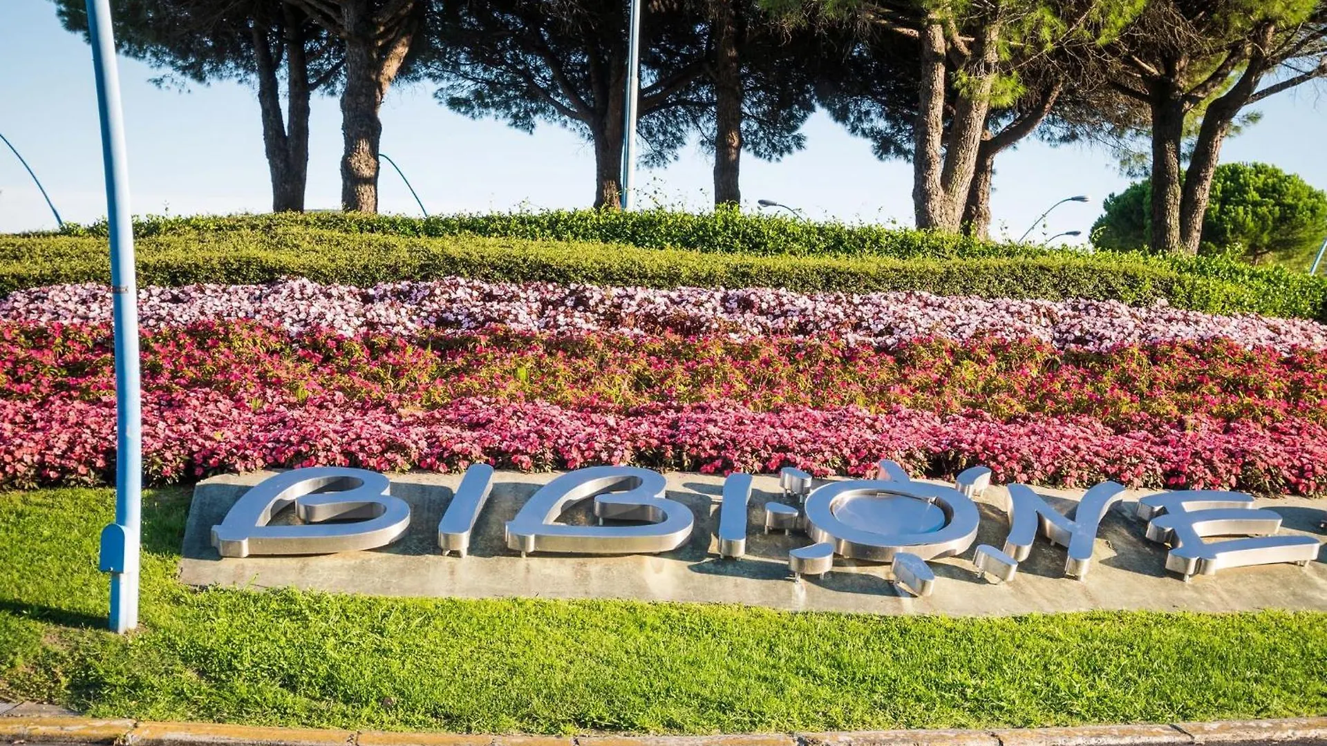 Bright Flat Close To Bibione Promenade Lejlighed